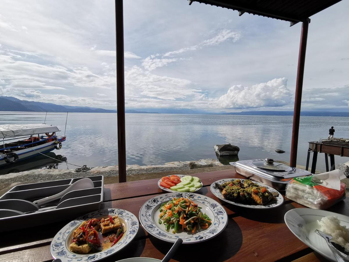 Pondok Berata Dapdap Balige Esterno foto