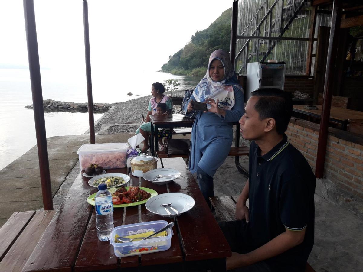 Pondok Berata Dapdap Balige Esterno foto