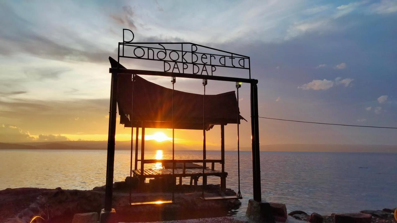 Pondok Berata Dapdap Balige Esterno foto