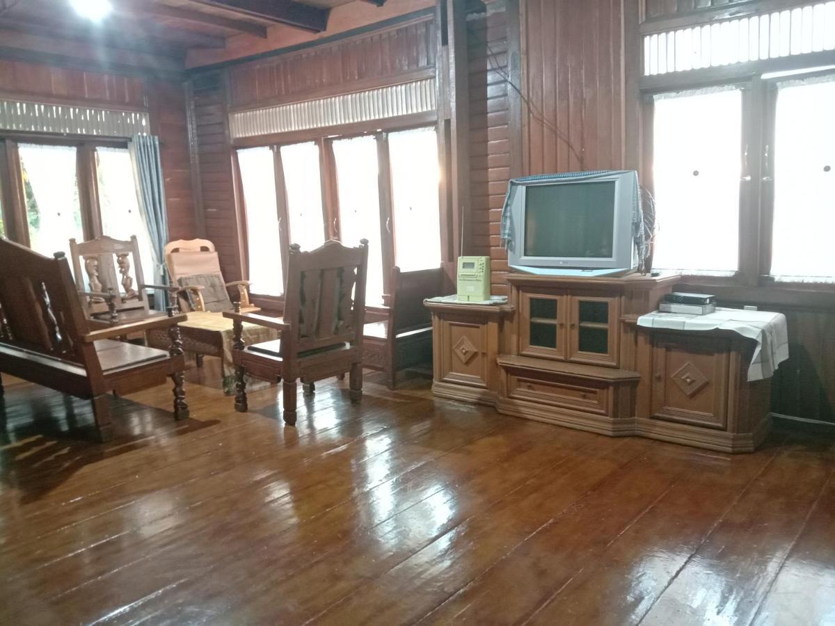Pondok Berata Dapdap Balige Esterno foto