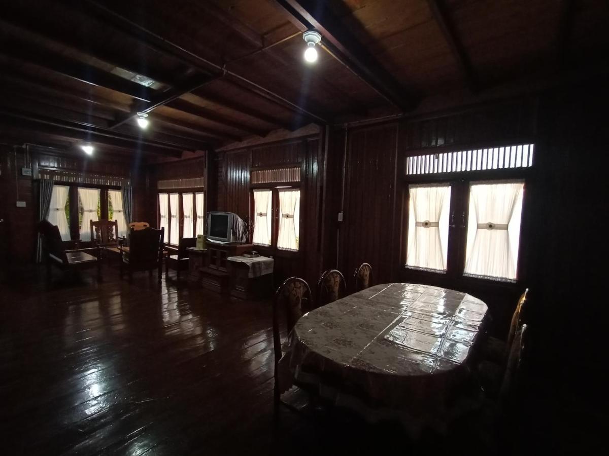 Pondok Berata Dapdap Balige Esterno foto