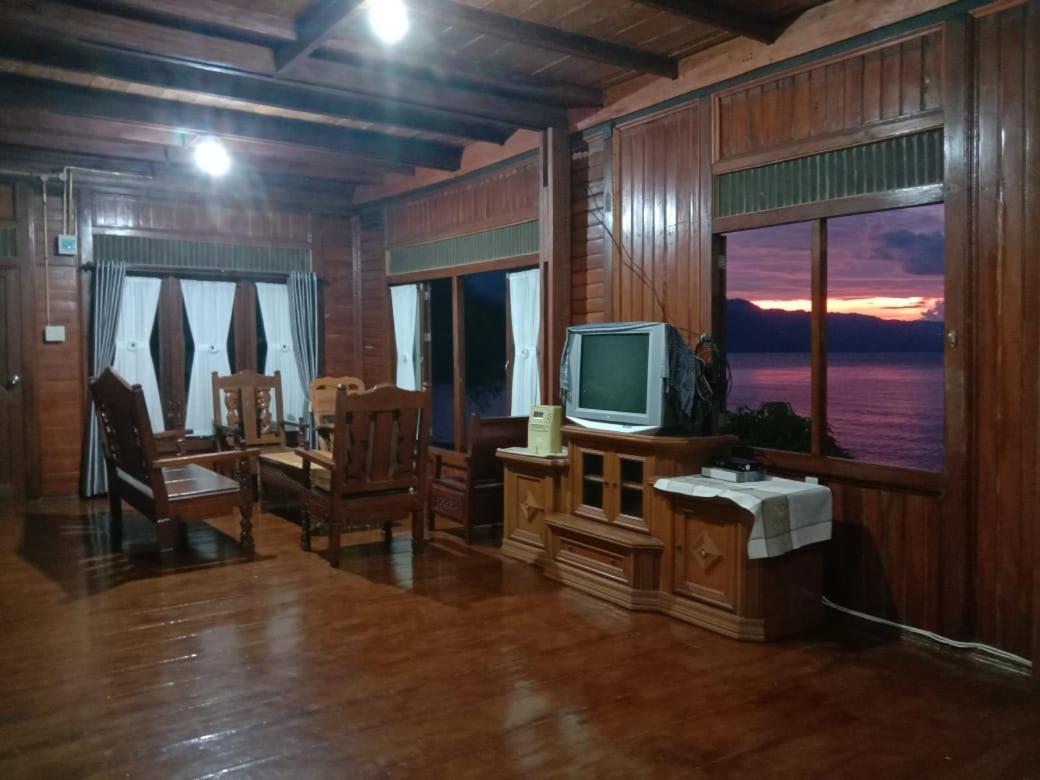 Pondok Berata Dapdap Balige Esterno foto