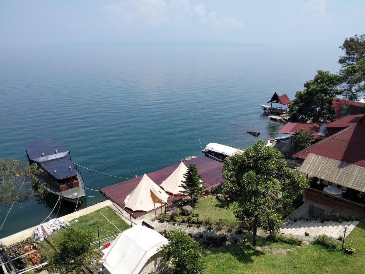 Pondok Berata Dapdap Balige Esterno foto